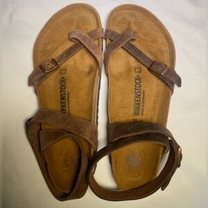 Birkenstock Women's Yara Oiled Leather Sandal
Size 42